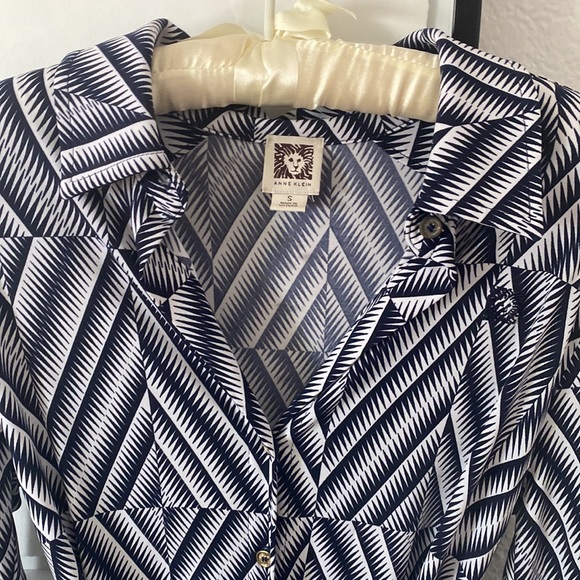 Anne Klein size small blue collared button up dress with blue belt - Picture 4 of 7